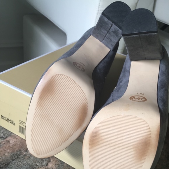 Micheal Kors ‘Haven’ Suede Bootie, US size 10 - Picture 8 of 8